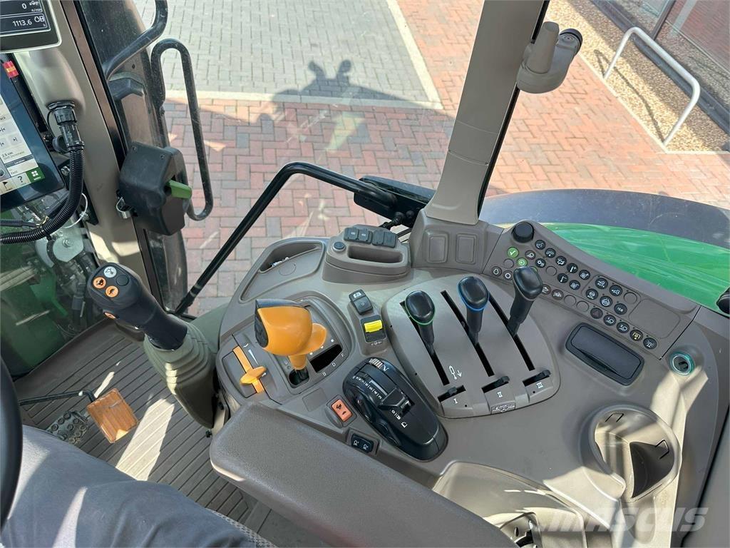 John Deere 6110M الجرارات