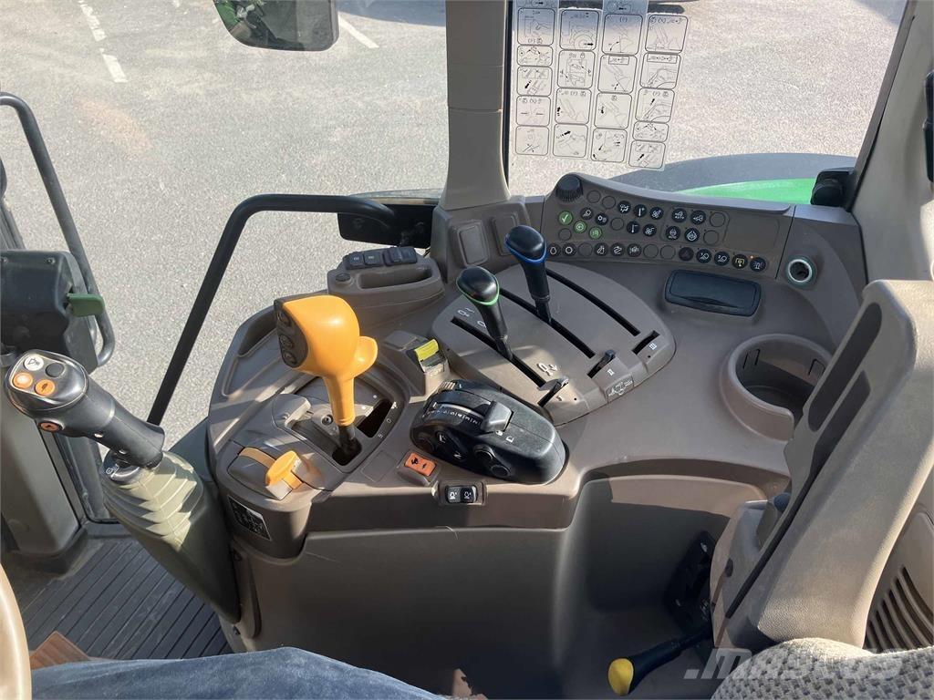 John Deere 6120M الجرارات