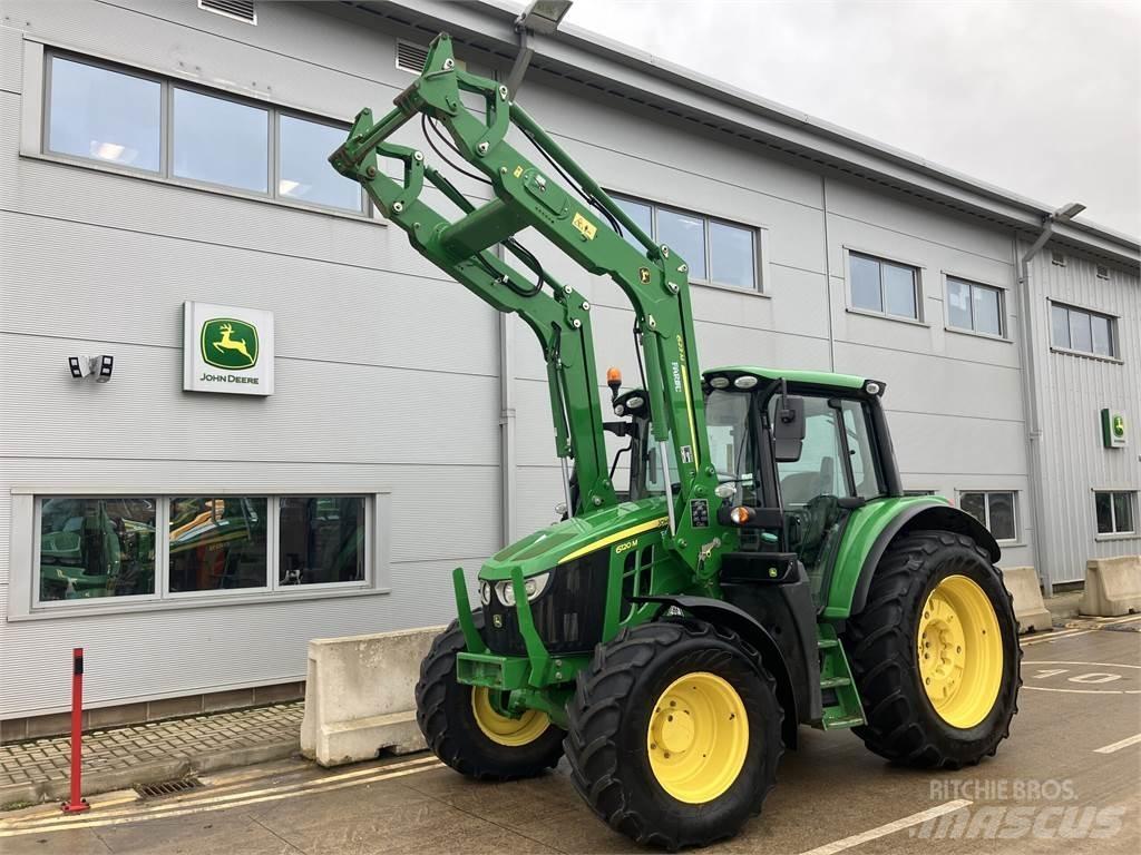 John Deere 6120M الجرارات