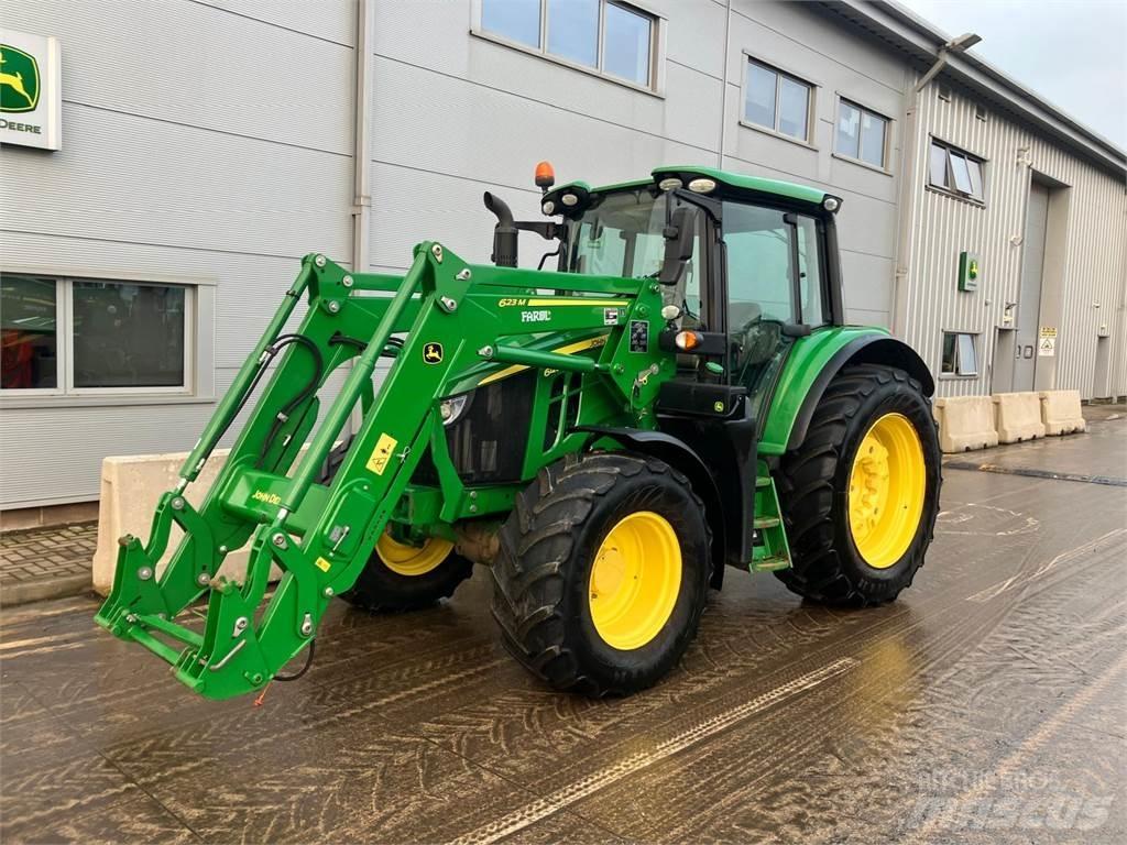 John Deere 6120M الجرارات
