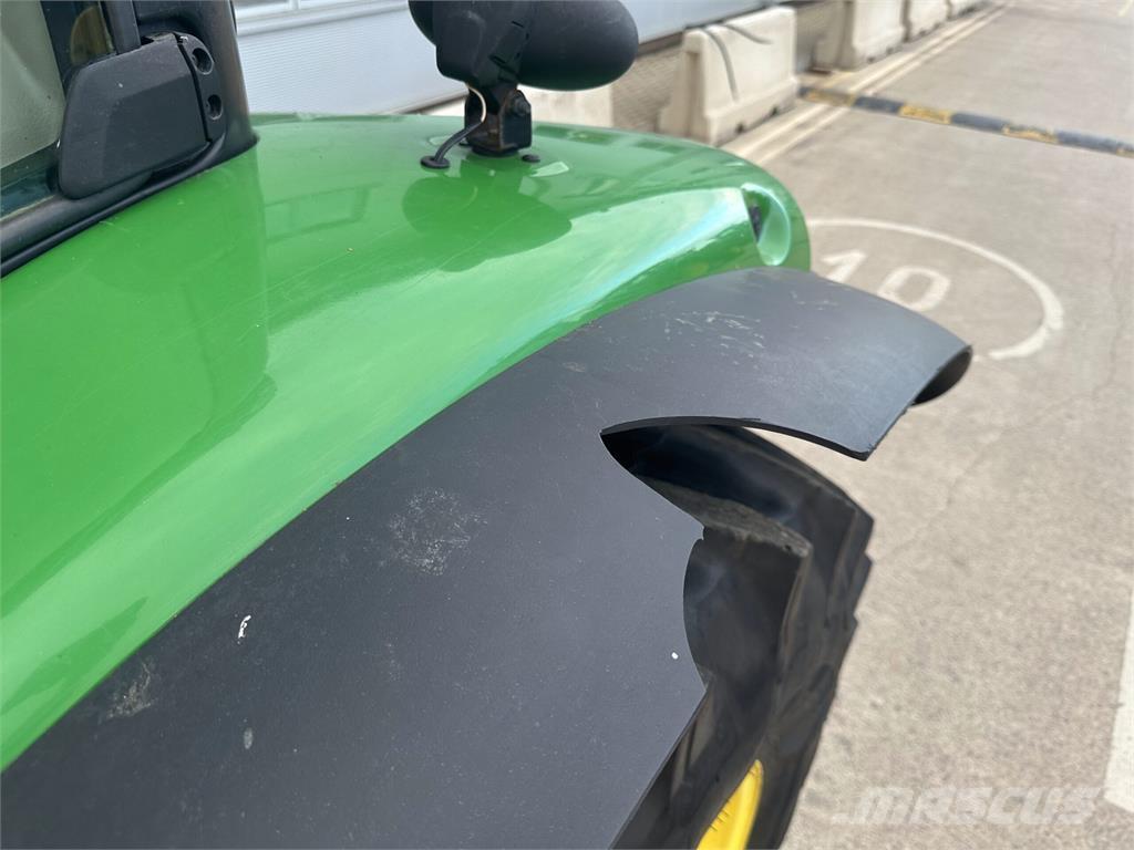 John Deere 6135R الجرارات