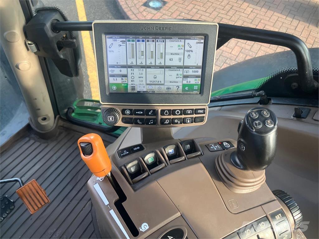 John Deere 6145R الجرارات