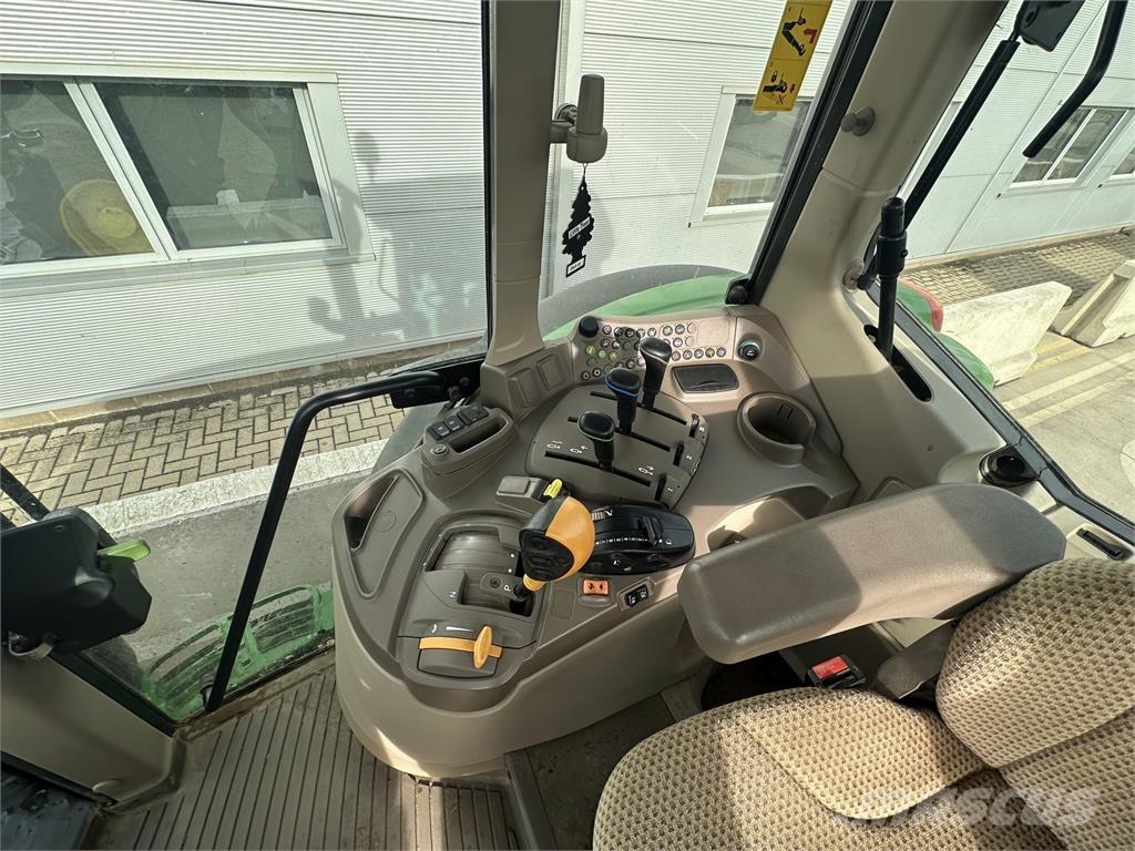 John Deere 6155M الجرارات