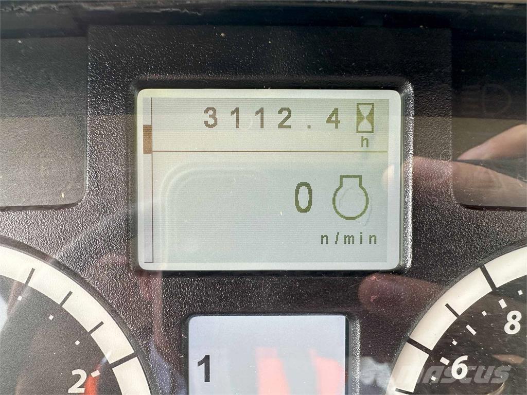 John Deere 6155M الجرارات