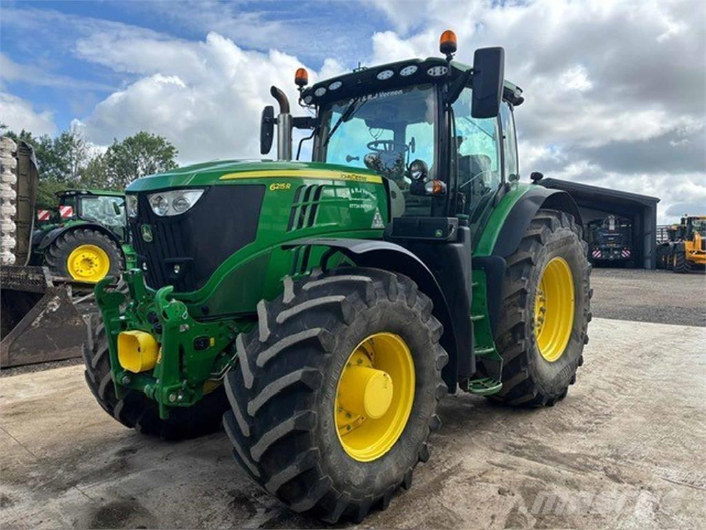 John Deere 6215R الجرارات