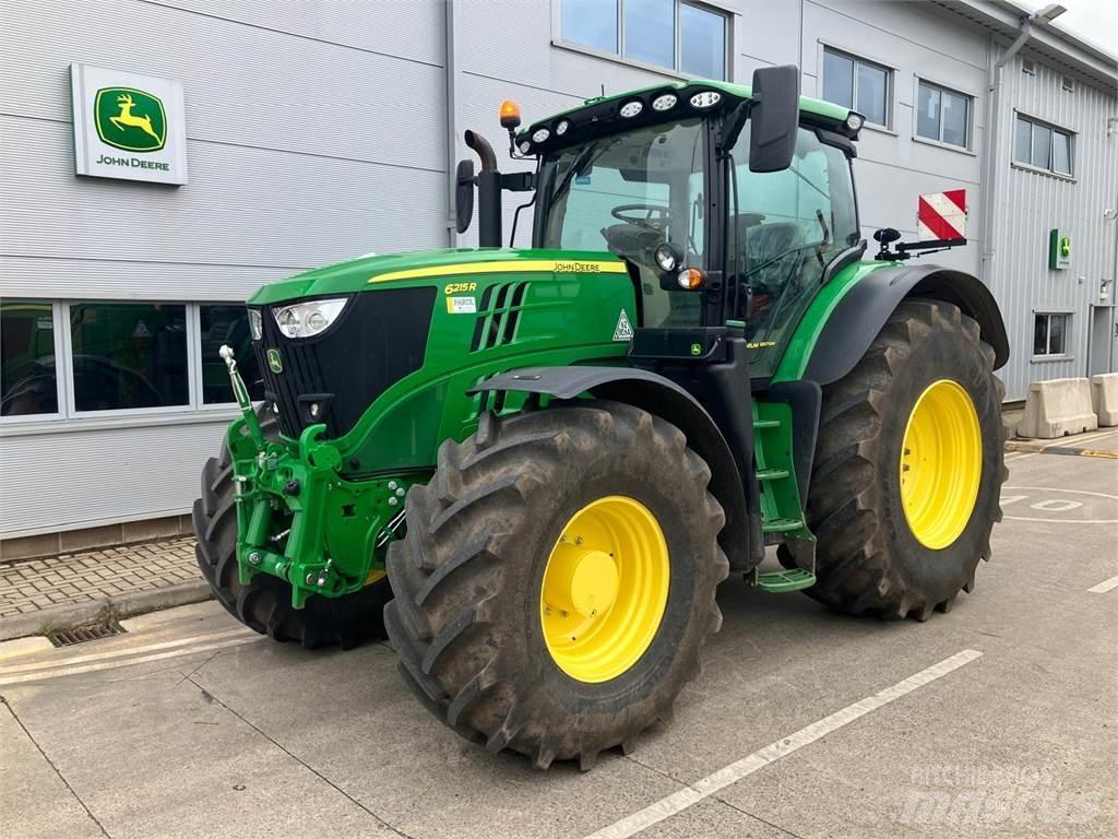 John Deere 6215R الجرارات