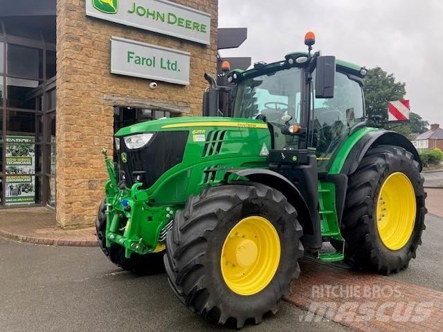 John Deere 6215R الجرارات