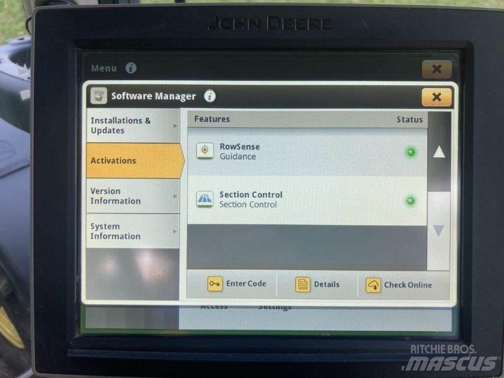 John Deere 6215R الجرارات