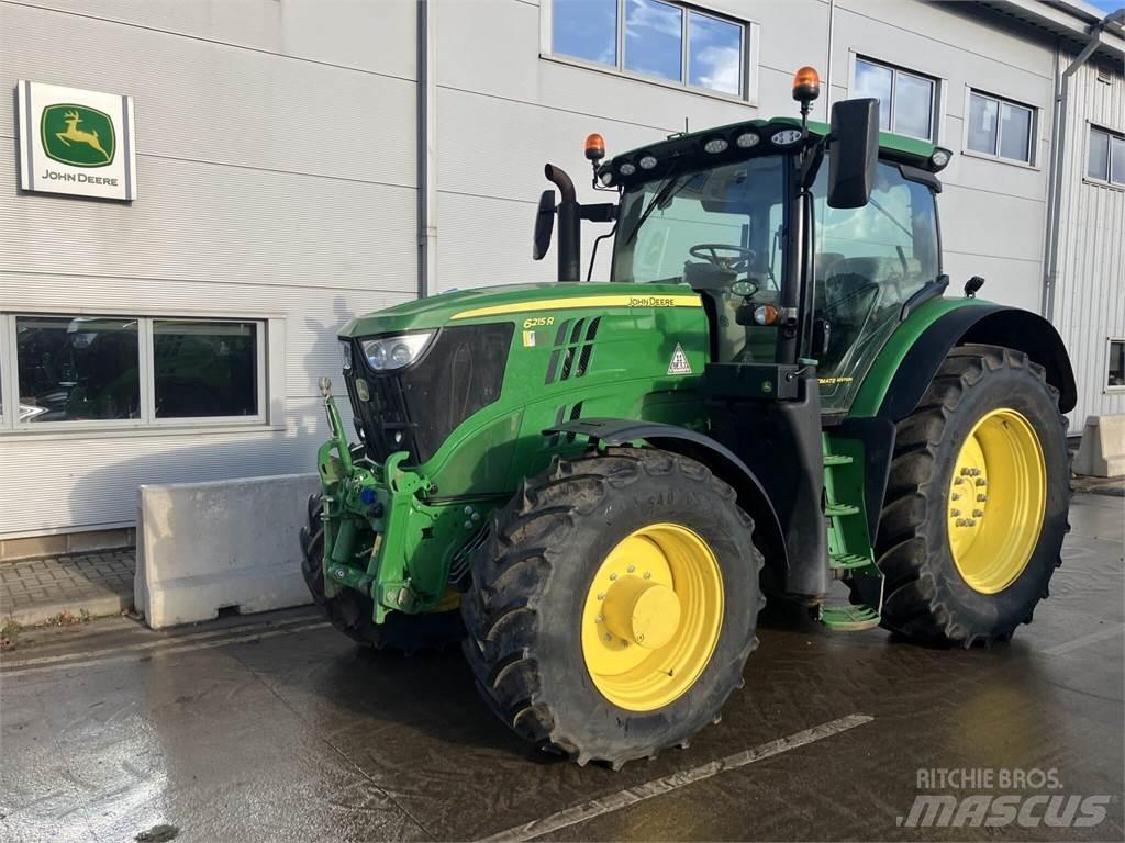 John Deere 6215R الجرارات