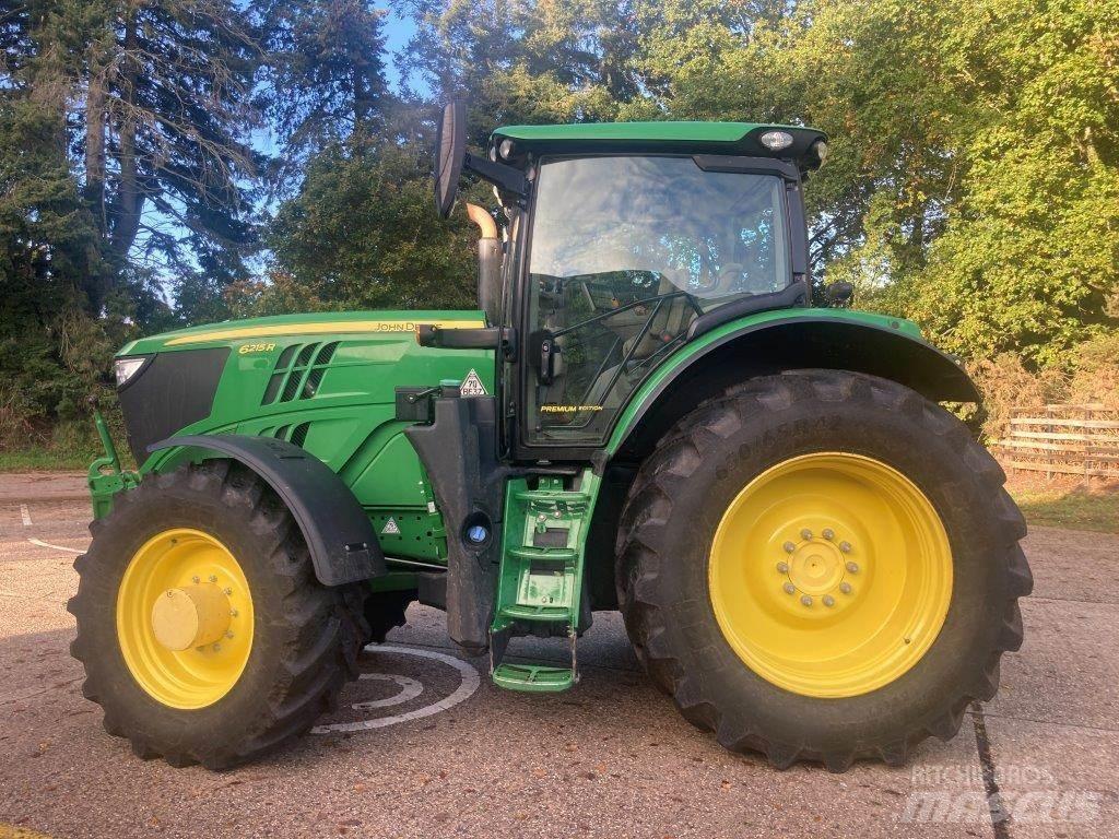 John Deere 6215R الجرارات