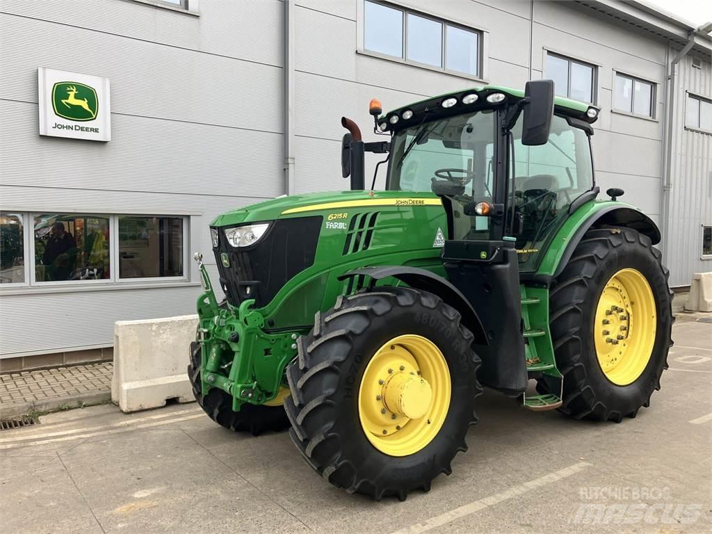 John Deere 6215R الجرارات