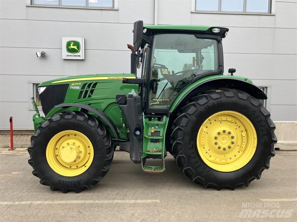 John Deere 6215R الجرارات