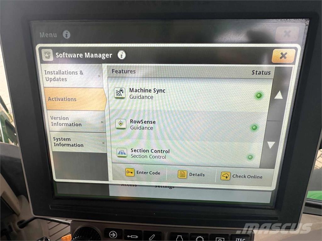 John Deere 6215R الجرارات