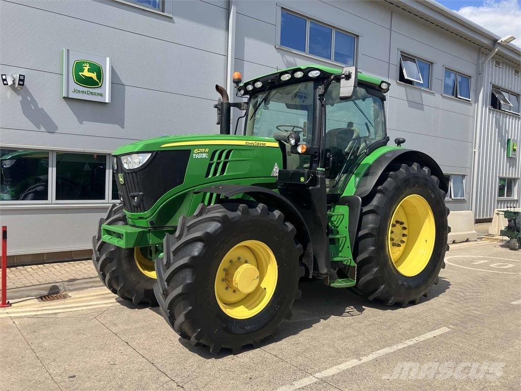 John Deere 6215R الجرارات