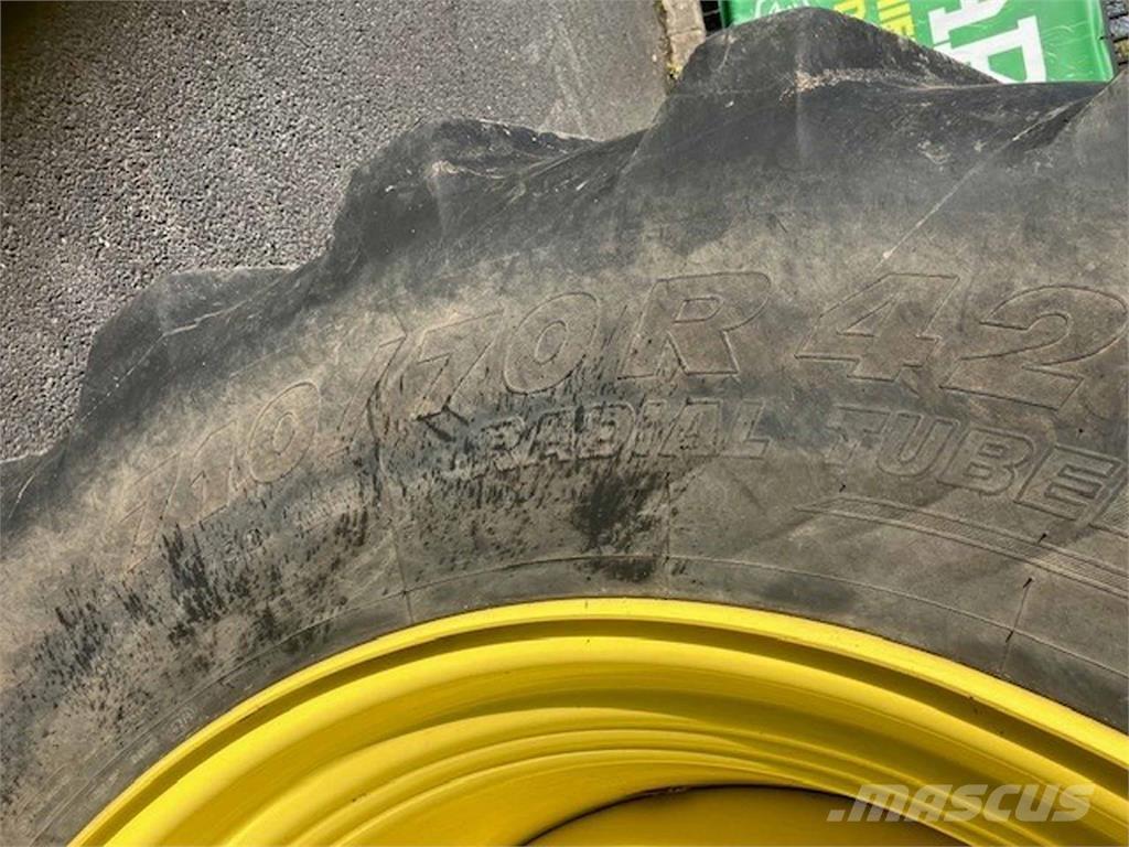 John Deere 6250R الجرارات