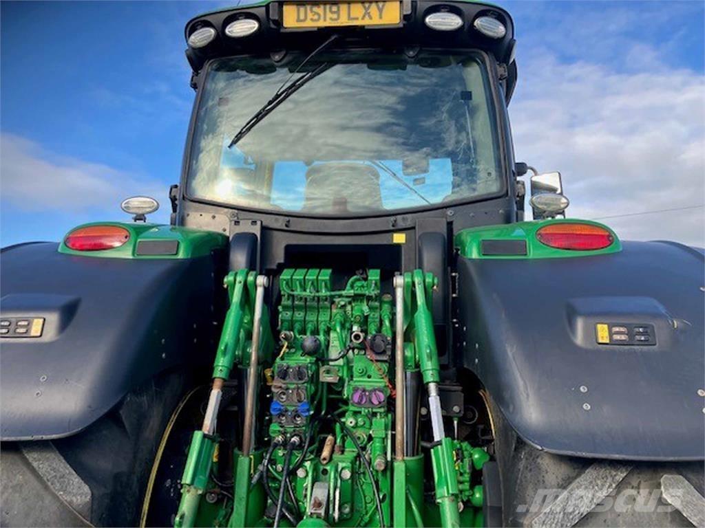 John Deere 6250R الجرارات