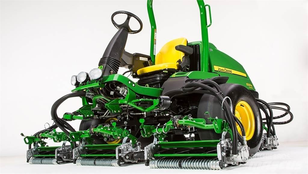 John Deere 6500AE جز العشب خلف الكهف