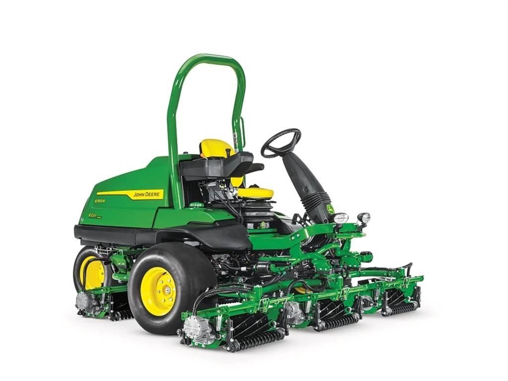 John Deere 6700AE جز العشب خلف الكهف
