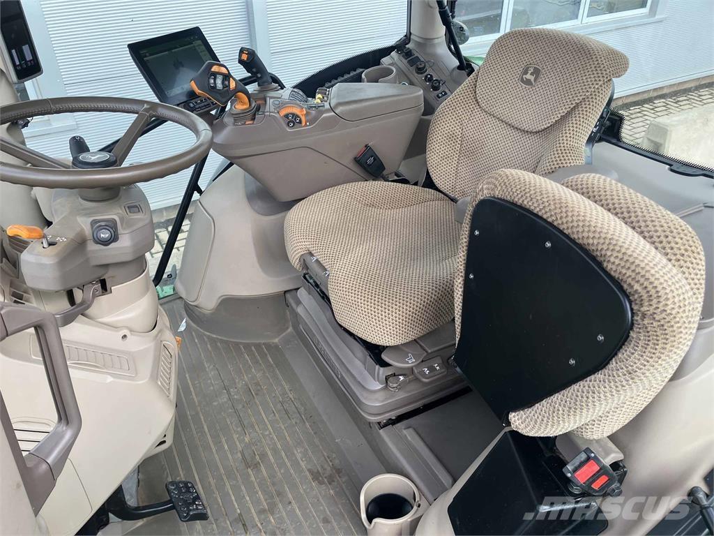 John Deere 6R 130 الجرارات