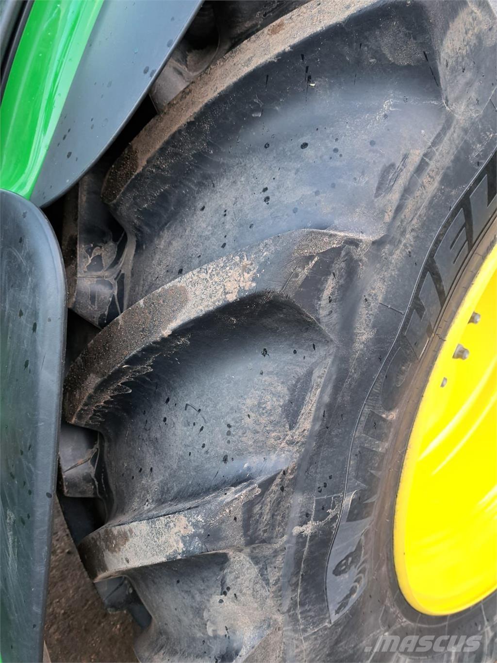 John Deere 6R 155 الجرارات