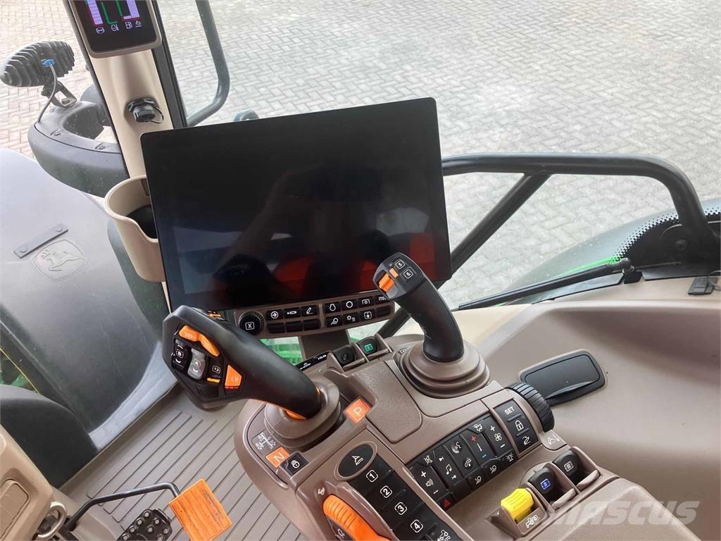 John Deere 6R 155 الجرارات