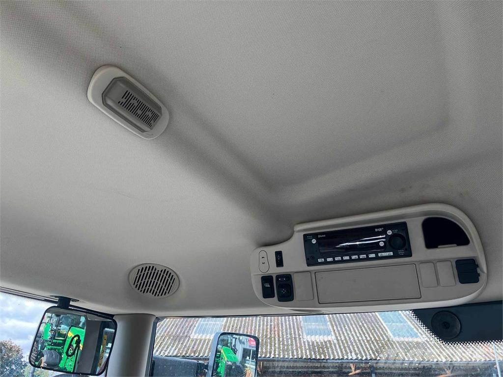 John Deere 6R 195 الجرارات