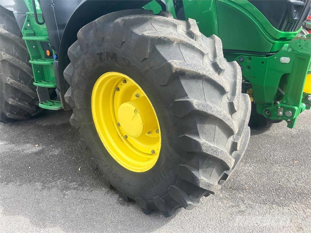 John Deere 6R 195 الجرارات