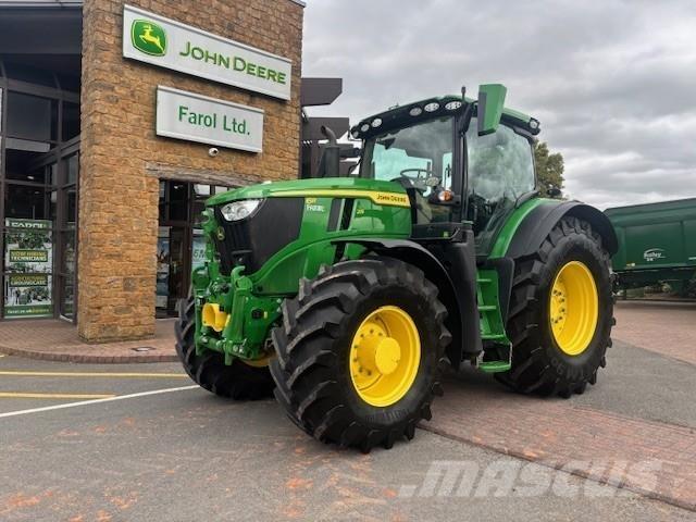 John Deere 6R 215 الجرارات