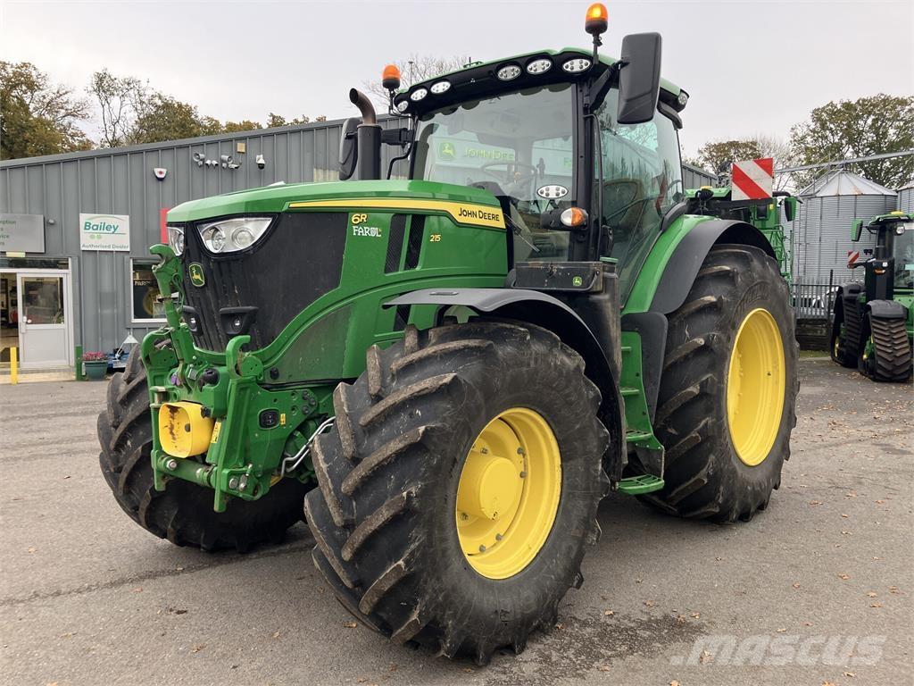 John Deere 6R 215 الجرارات