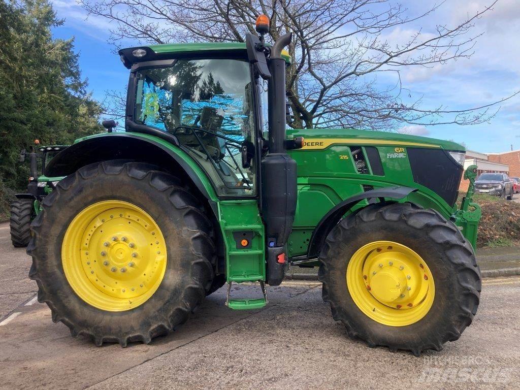 John Deere 6R 215 الجرارات
