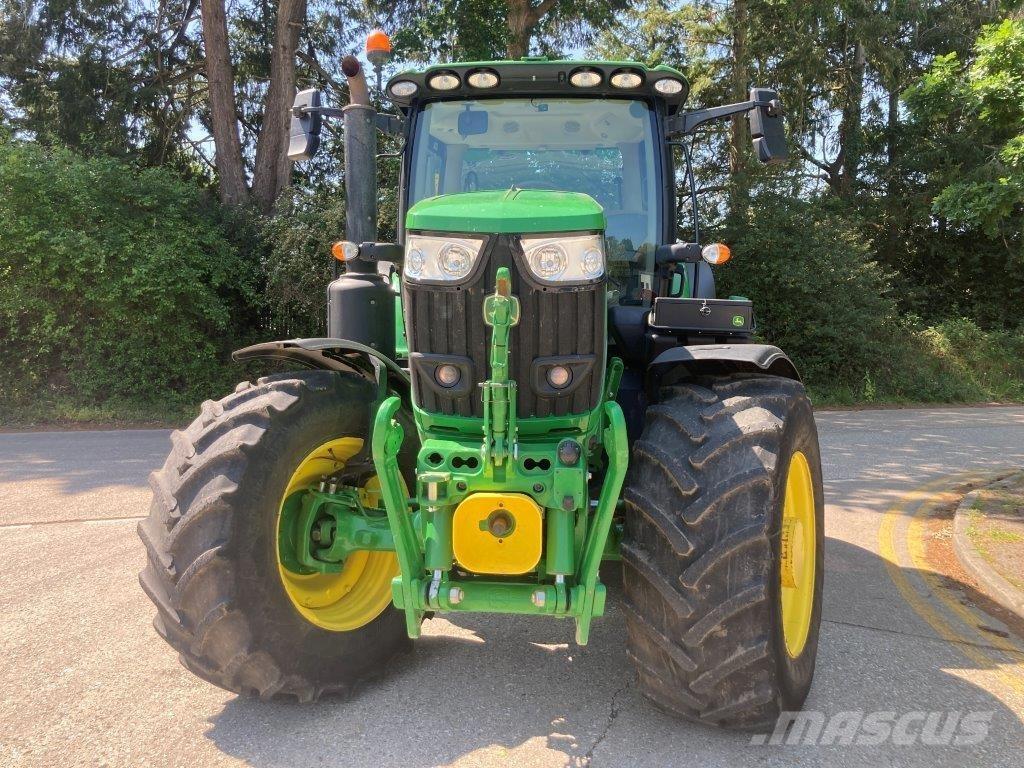 John Deere 6R 215 الجرارات