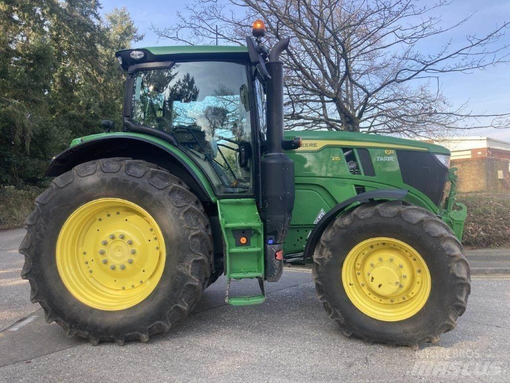 John Deere 6R 215 الجرارات