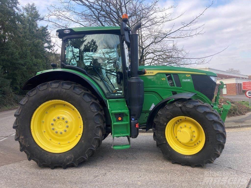 John Deere 6R 215 الجرارات