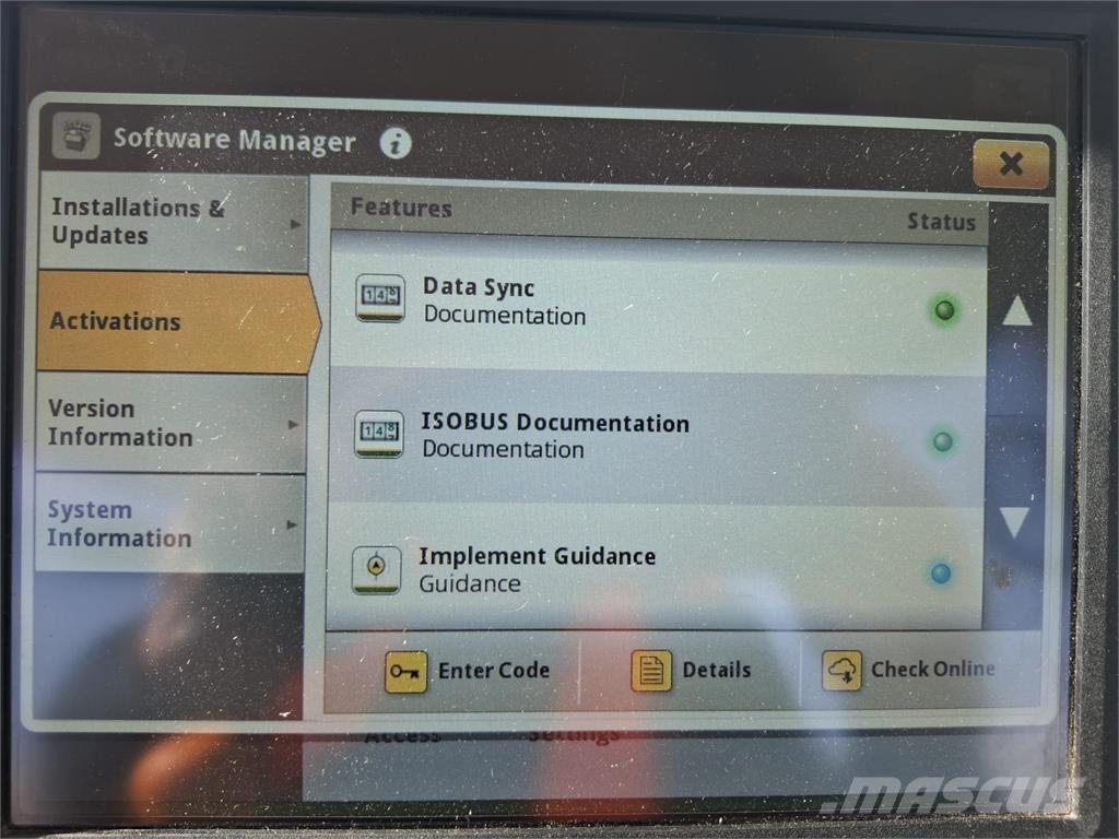 John Deere 6R 215 الجرارات