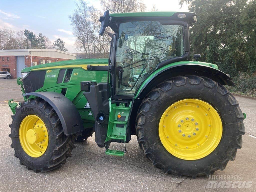 John Deere 6R 215 الجرارات