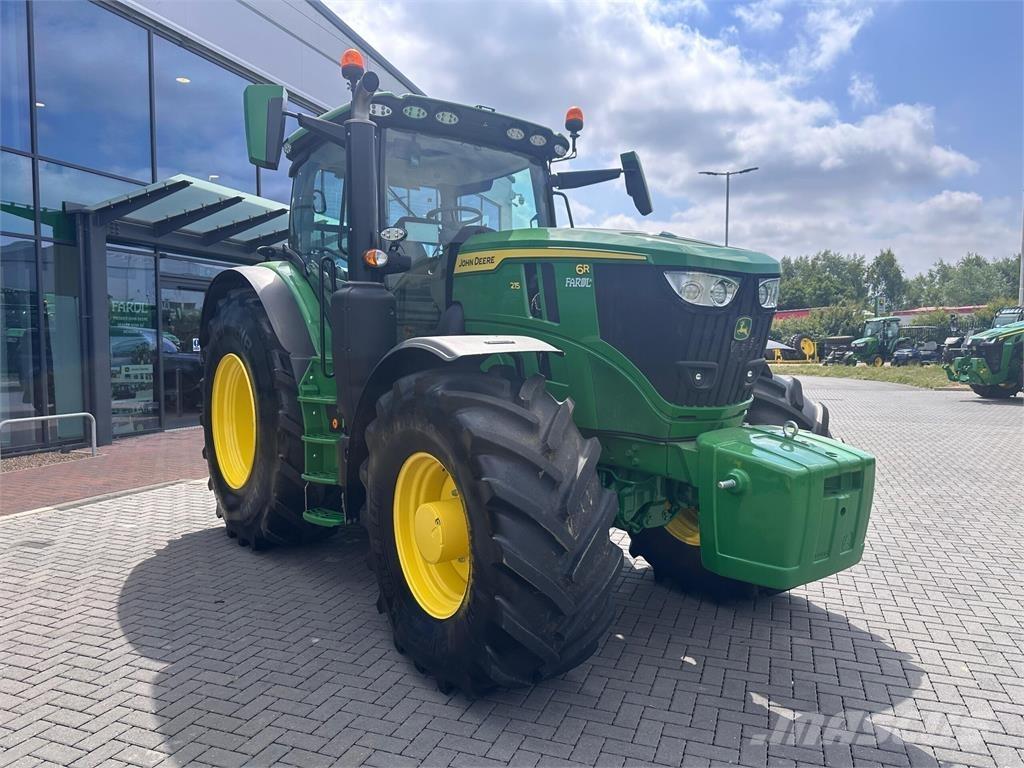 John Deere 6R 215 الجرارات
