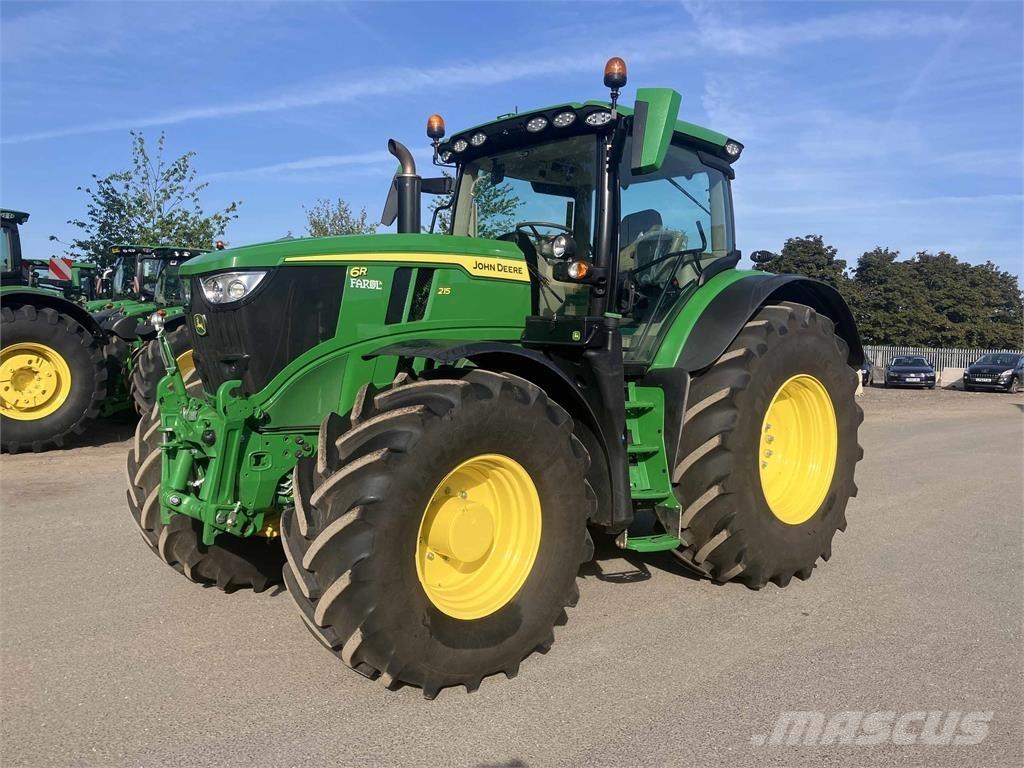 John Deere 6R 215 الجرارات