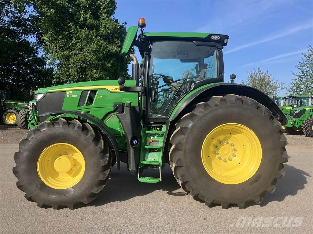 John Deere 6R 215 الجرارات