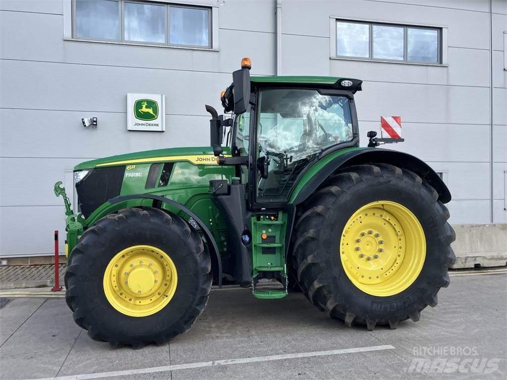 John Deere 6R 215 الجرارات