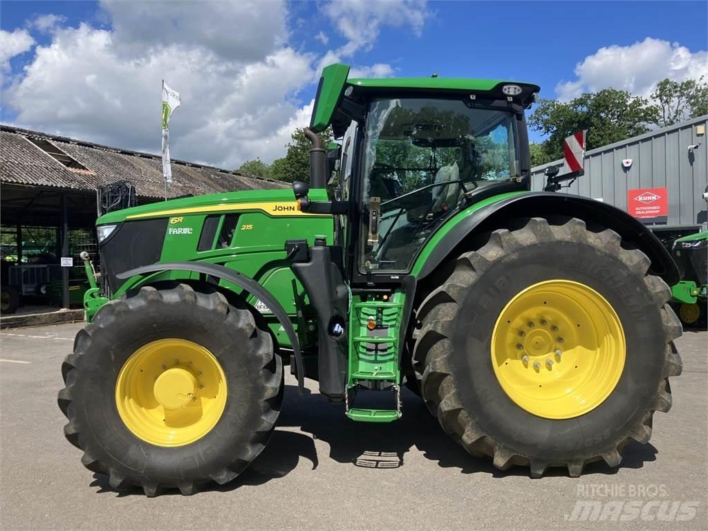 John Deere 6R 215 الجرارات