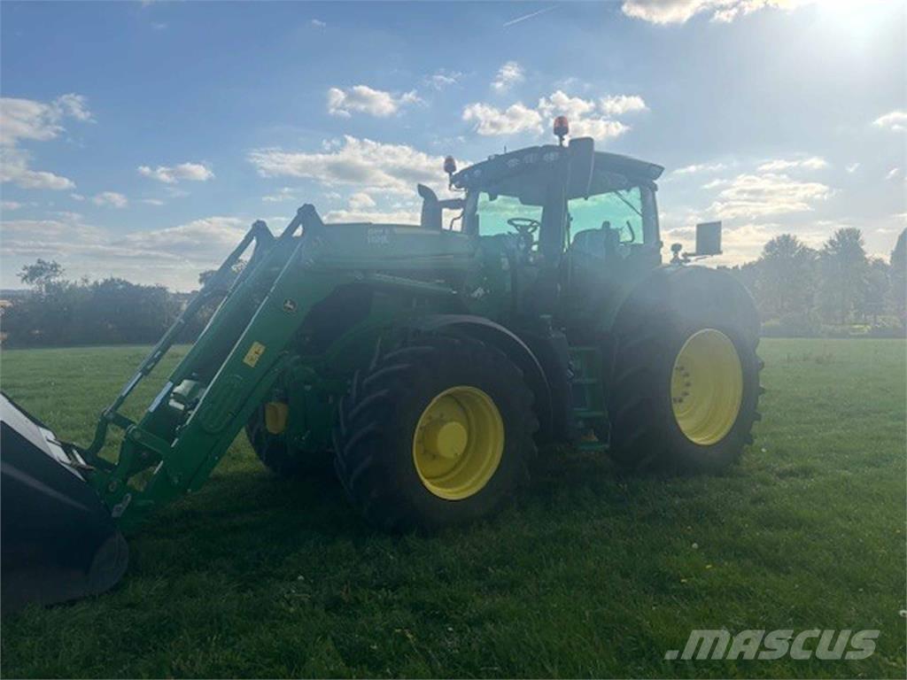 John Deere 6R 250 الجرارات