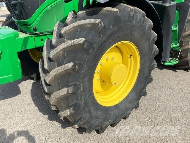 John Deere 6R 250 الجرارات