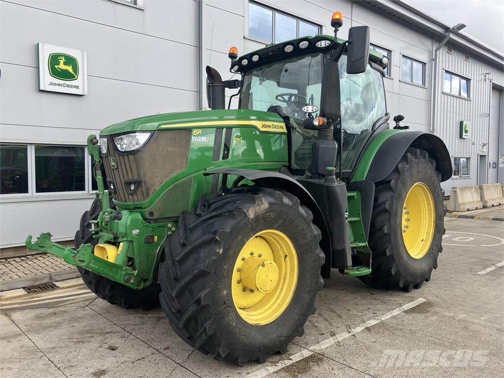 John Deere 6R 250 الجرارات
