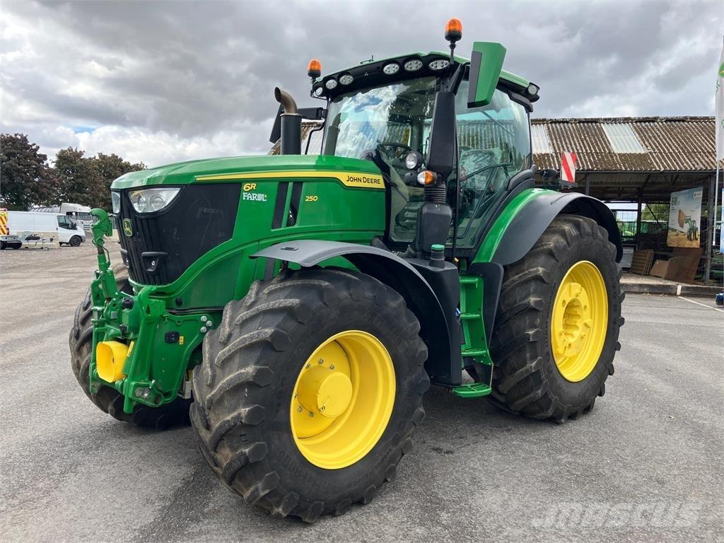 John Deere 6R 250 الجرارات