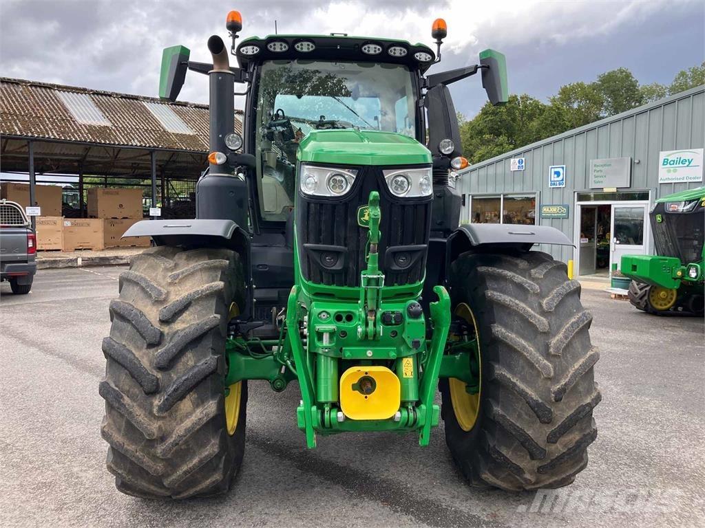 John Deere 6R 250 الجرارات