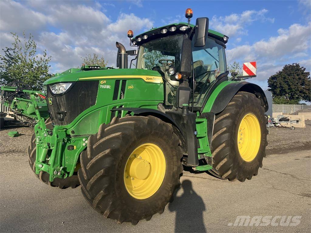 John Deere 6R 250 الجرارات