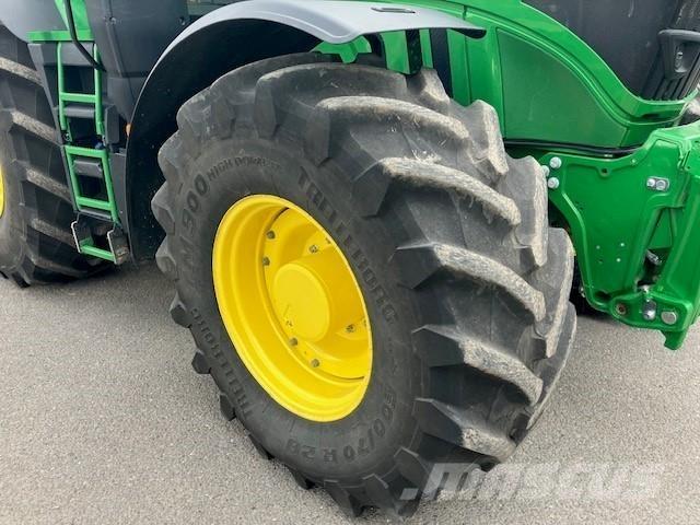 John Deere 6R 250 الجرارات