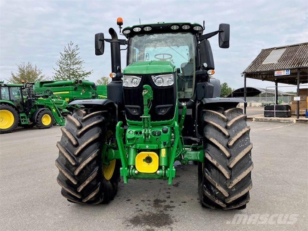 John Deere 6R 250 الجرارات