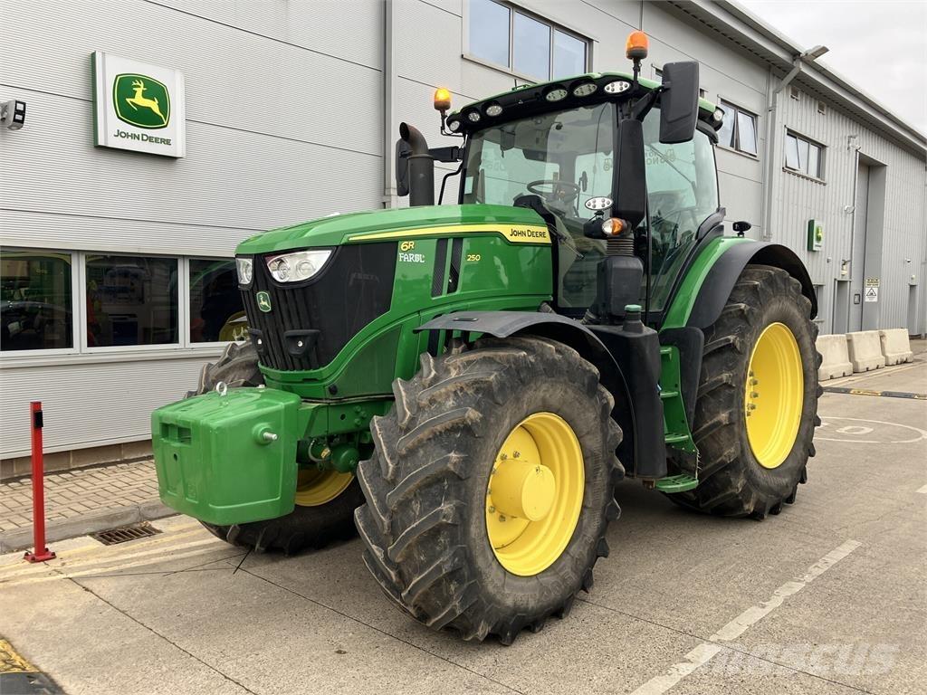 John Deere 6R 250 الجرارات