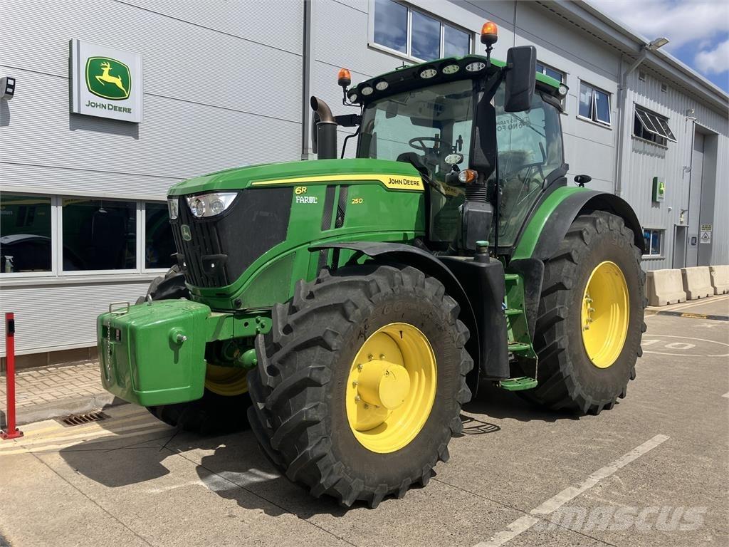 John Deere 6R 250 الجرارات